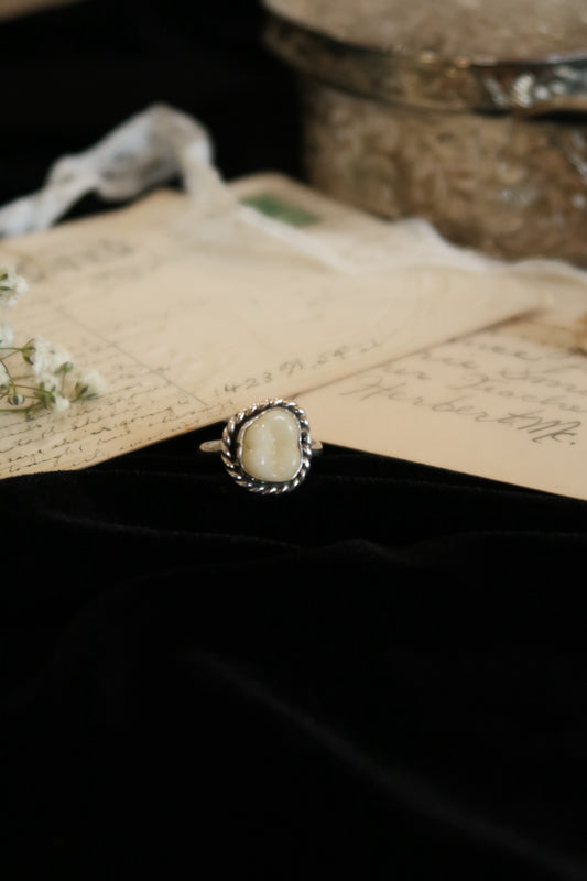 Straight Bezel Tooth Ring -Size 6