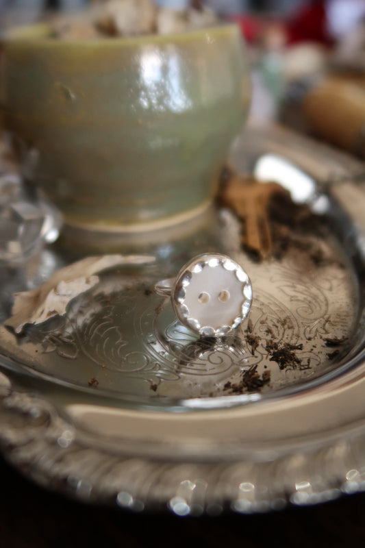 Pearl Shell Button Ring -Size 7